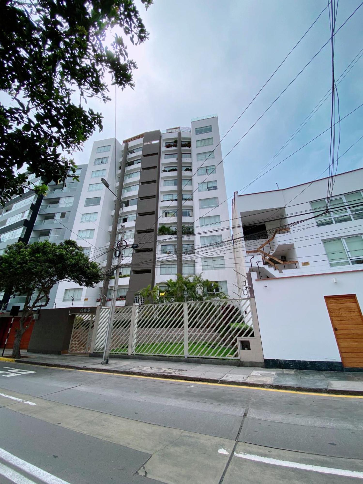 Sm1 Y Bano Privado Miraflores *